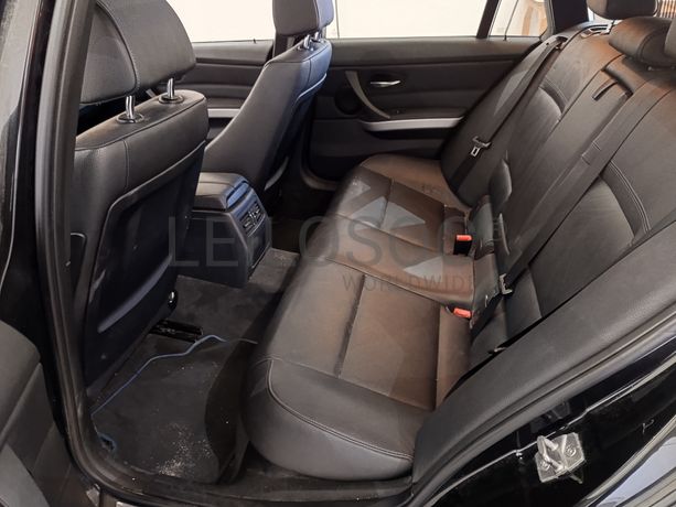 BMW 320D · Ano 2011