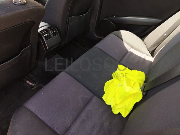 Mercedes-Benz C220 · Ano 2010