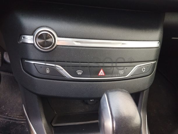 Peugeot 308 · Ano 2016