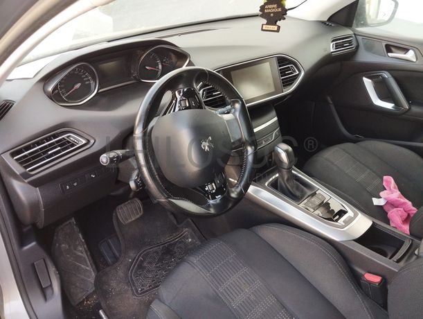 Peugeot 308 · Ano 2016