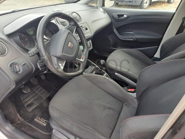 Seat Ibiza 1.6 TDI · Ano 2013