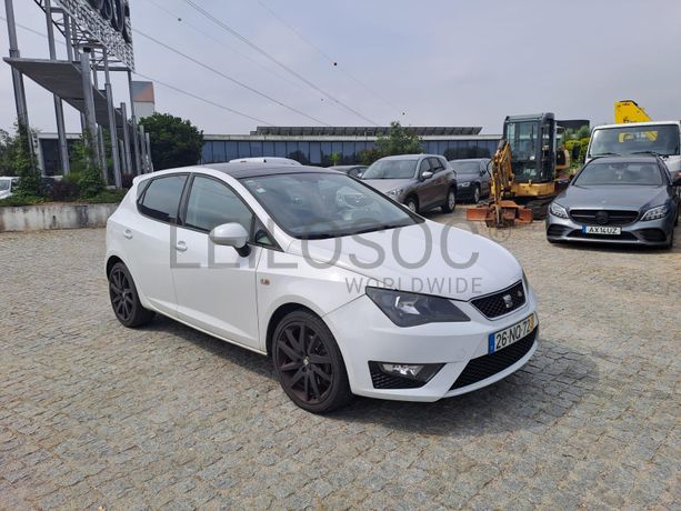 Seat Ibiza 1.6 TDI · Ano 2013