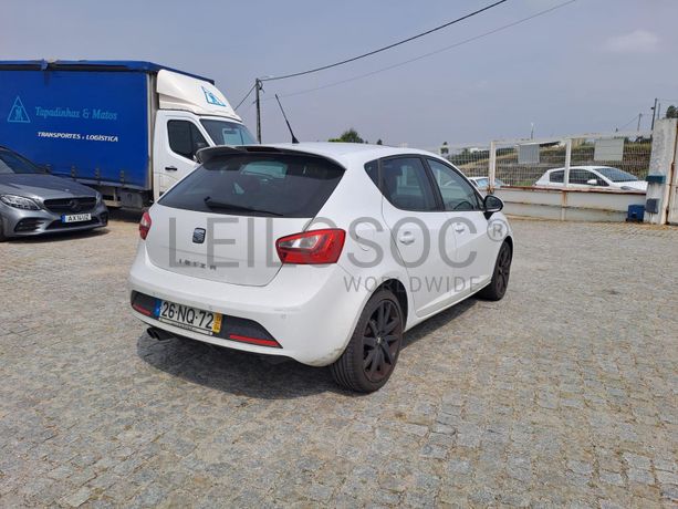 Seat Ibiza 1.6 TDI · Ano 2013