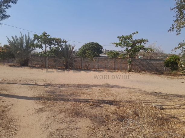 Infraestruturas em terreno no Bairro Canongola - Tete