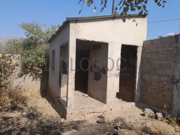 Infraestruturas em terreno no Bairro Canongola - Tete