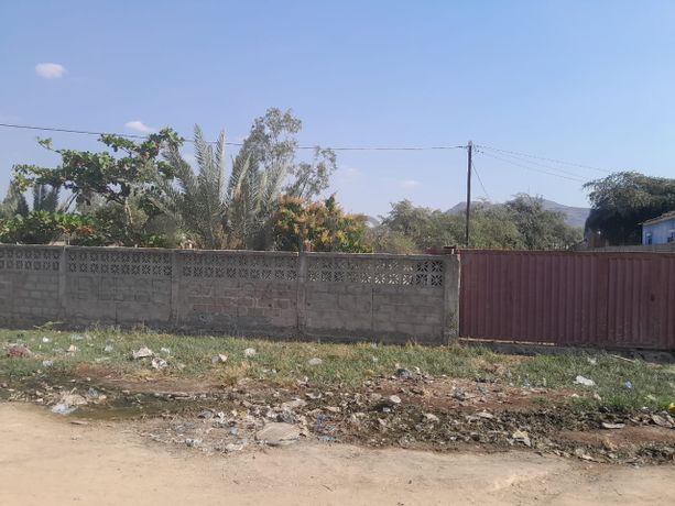 Infraestruturas em terreno no Bairro Canongola - Tete