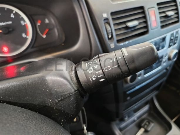 Nissan Almera 1.5 DCI · Ano 2005