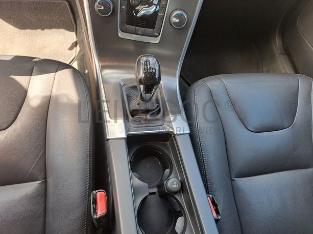 Volvo XC60 · Ano 2015