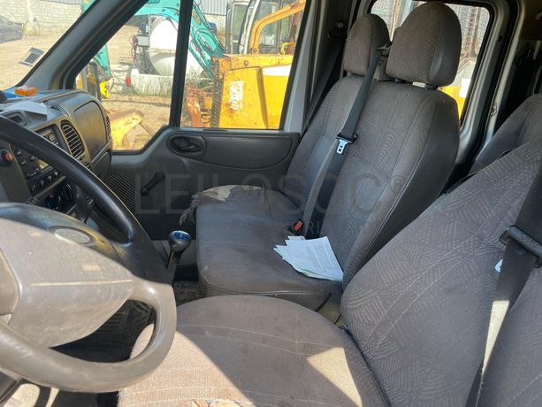 Ford Transit 2.4 DI · Ano 2001