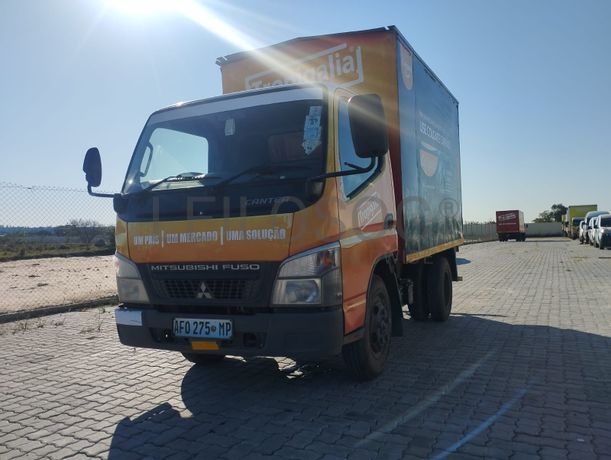 Viatura marca Mitsubishi Fuso