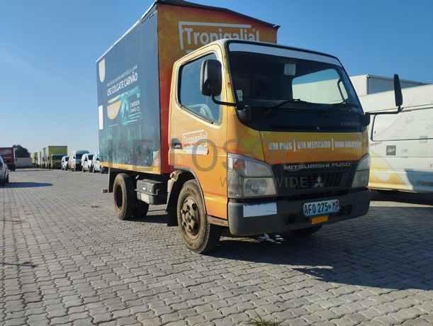 Viatura marca Mitsubishi Fuso