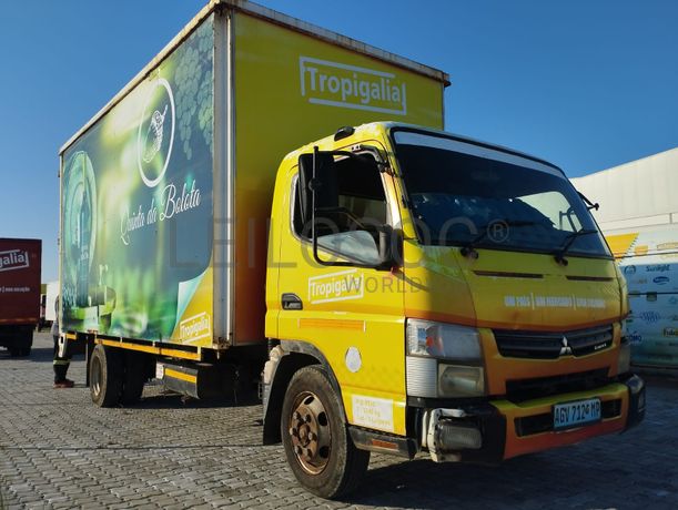 Viatura marca Mitsubishi Canter