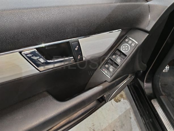 Mercedes-Benz C300 · Ano 2008