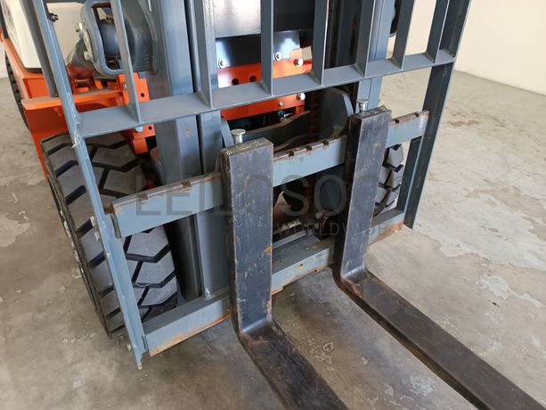 Empilhador Yangft · Ano 2023