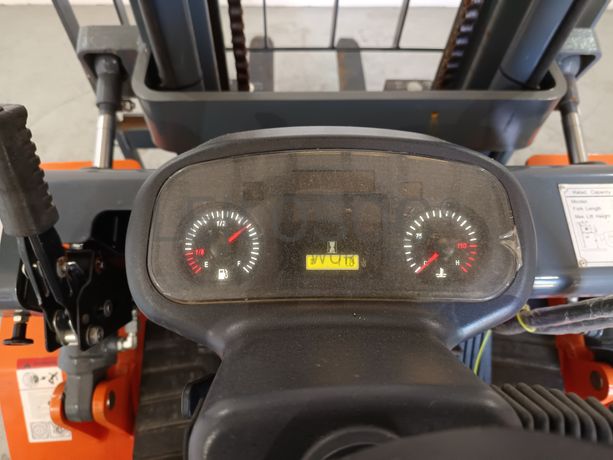 Empilhador Yangft · Ano 2023