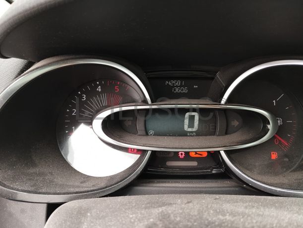 Renault Clio 4 Grantour 1.5 DCI · Ano 2016