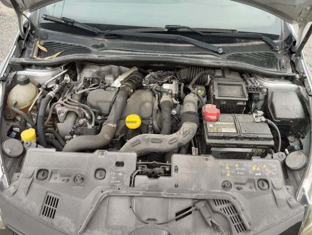 Renault Clio 4 Grantour 1.5 DCI · Ano 2016