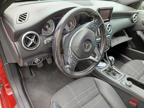 Mercedes-Benz A180 1.5 CDI · Ano 2013