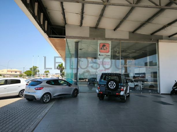 Edifício Comercial c/ 2 pisos · Zona Industrial das Arroteias, Moita