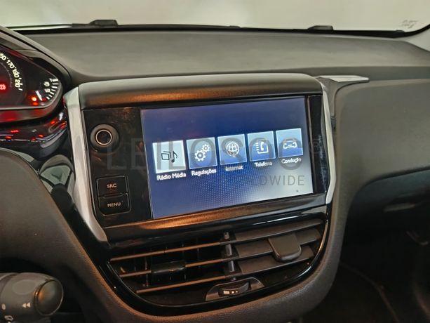 Peugeot 208 · Ano 2016