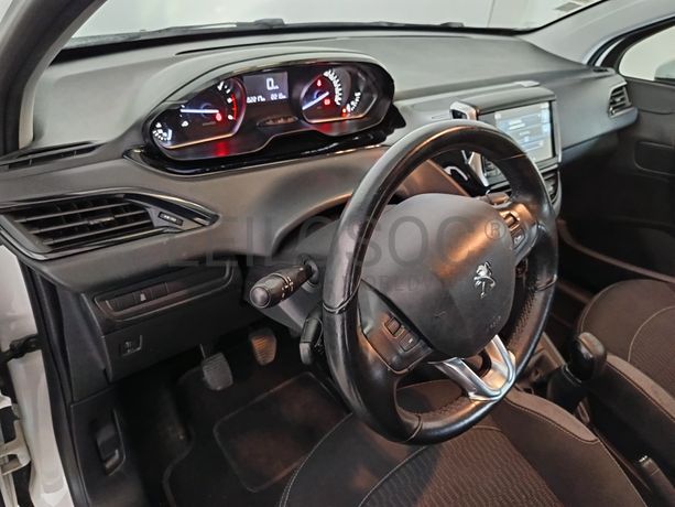 Peugeot 208 · Ano 2016