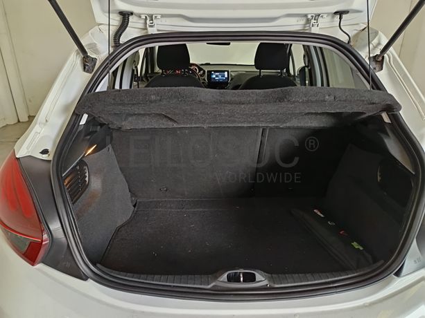 Peugeot 208 · Ano 2016