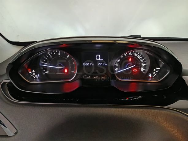 Peugeot 208 · Ano 2016