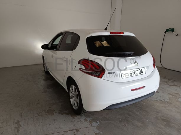 Peugeot 208 · Ano 2016