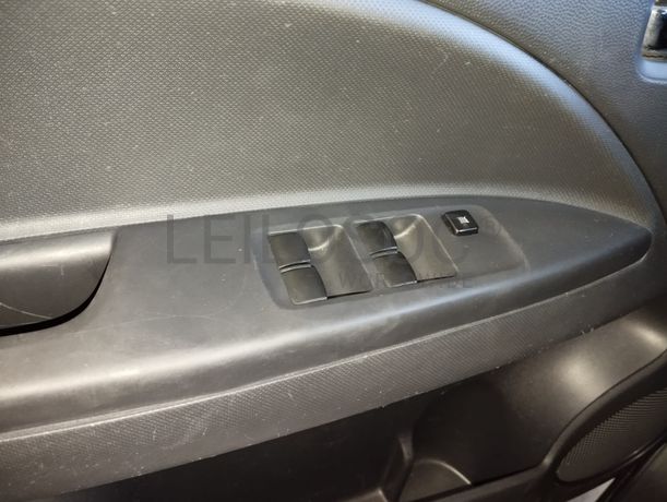 Mitsubishi Space Star · Ano 2014