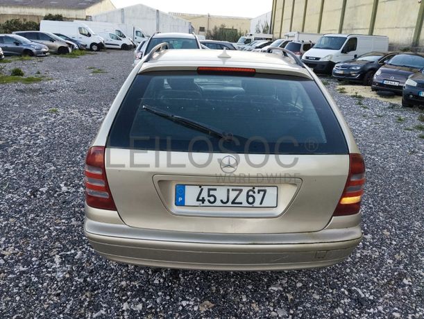 Mercedes-Benz C220 CDI · Ano 2007