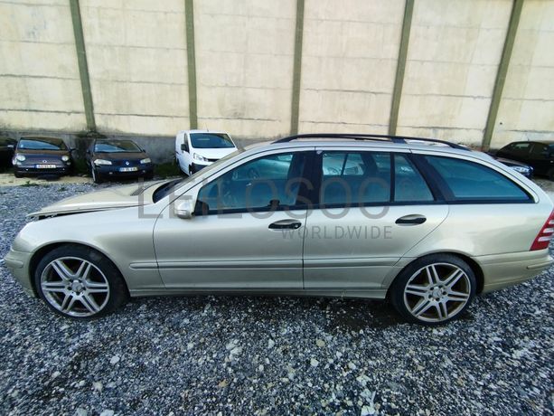 Mercedes-Benz C220 CDI · Ano 2007