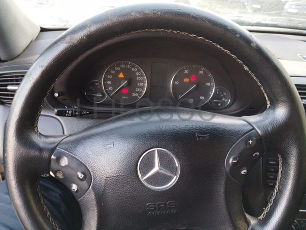 Mercedes-Benz C220 CDI · Ano 2007