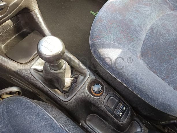 Peugeot 206 · Ano 1999