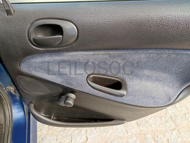 Peugeot 206 · Ano 1999