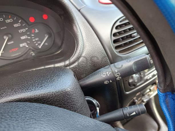 Peugeot 206 · Ano 1999