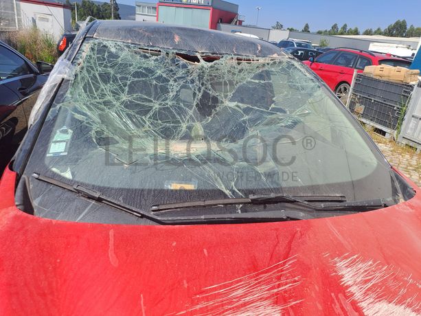 Renault Captur 1.5 DCI · Ano 2015