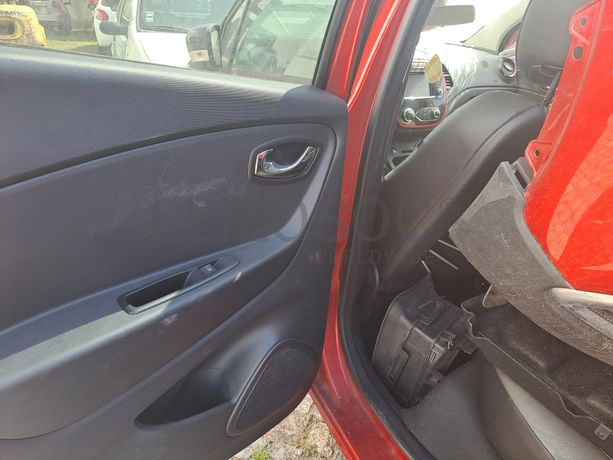 Renault Captur 1.5 DCI · Ano 2015