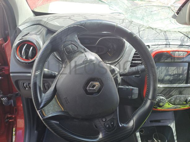 Renault Captur 1.5 DCI · Ano 2015