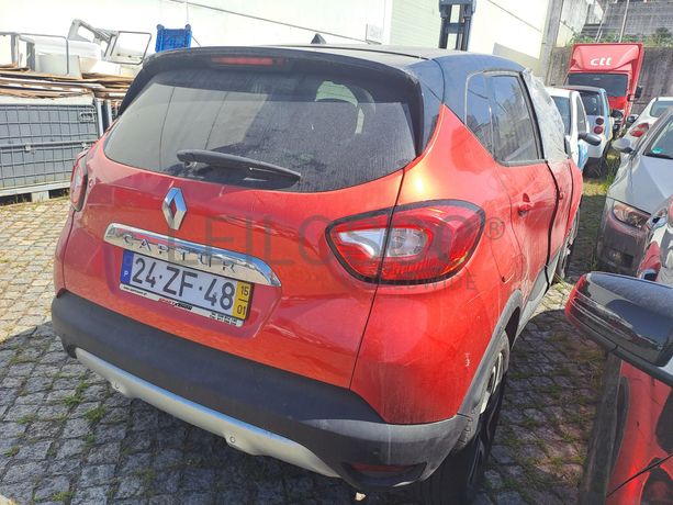 Renault Captur 1.5 DCI · Ano 2015
