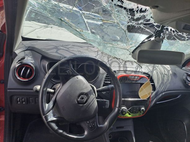 Renault Captur 1.5 DCI · Ano 2015
