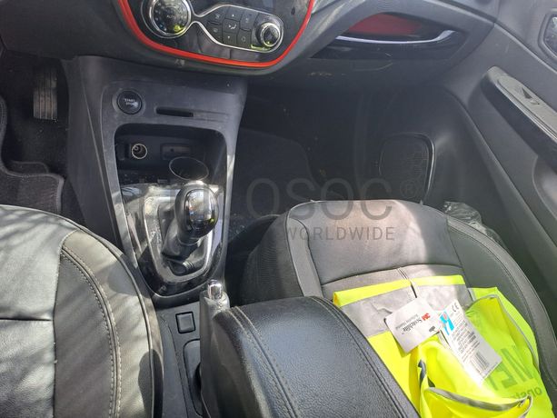 Renault Captur 1.5 DCI · Ano 2015