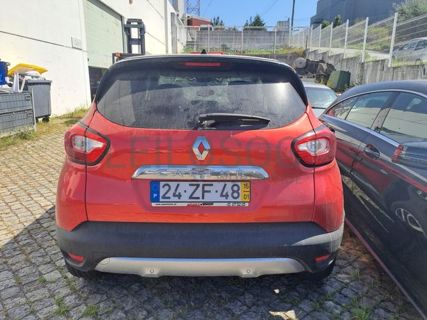Renault Captur 1.5 DCI · Ano 2015