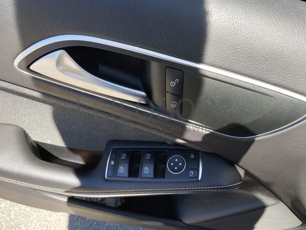 Mercedes-Benz A 180 · Ano 2015