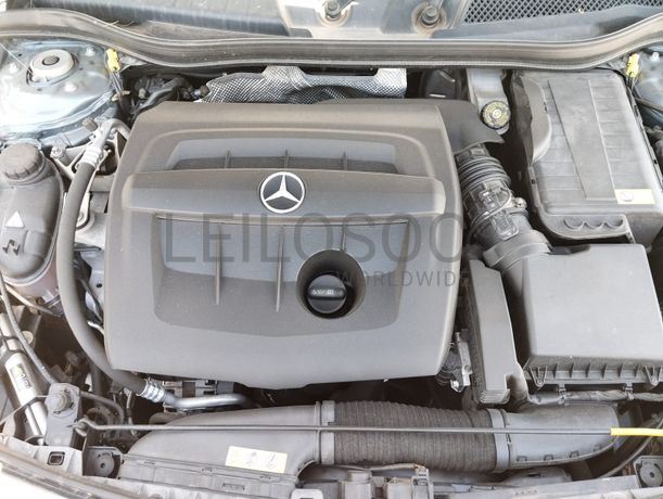 Mercedes-Benz A 180 · Ano 2015