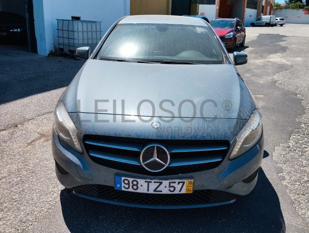 Mercedes-Benz A 180 · Ano 2015