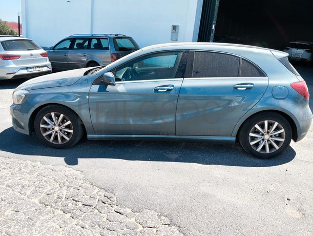 Mercedes-Benz A 180 · Ano 2015