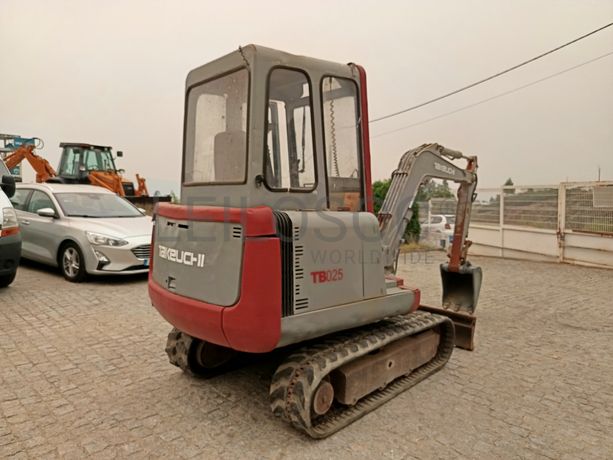 Mini Escavadora Takeuchi 