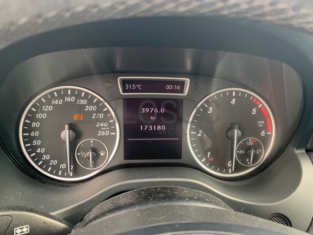 Mercedes-Benz A180 · Ano 2013