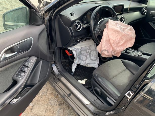 Mercedes-Benz A180 · Ano 2013