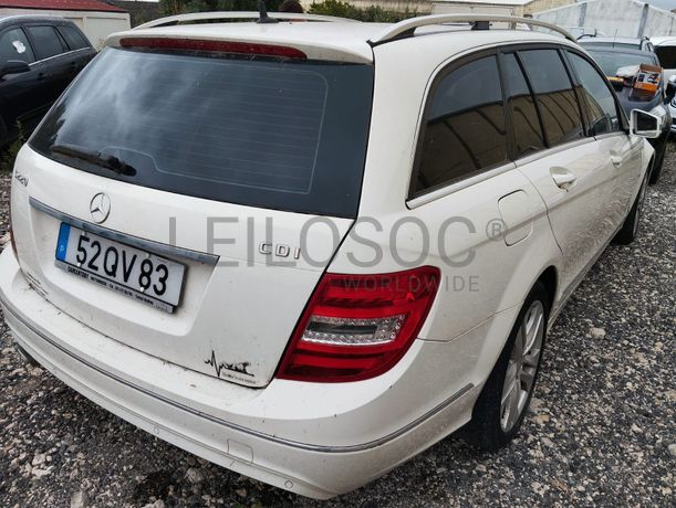 Mercedes-Benz C 220 CDI  · Ano 2011